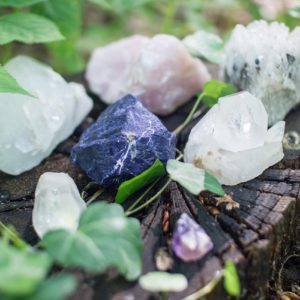 crystals, stones, healing-1567953.jpg